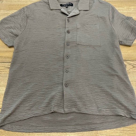 Men's Casual Button Down Shirt in Taupe by Rustic Souls- size Medium - Picture 1 of 13
